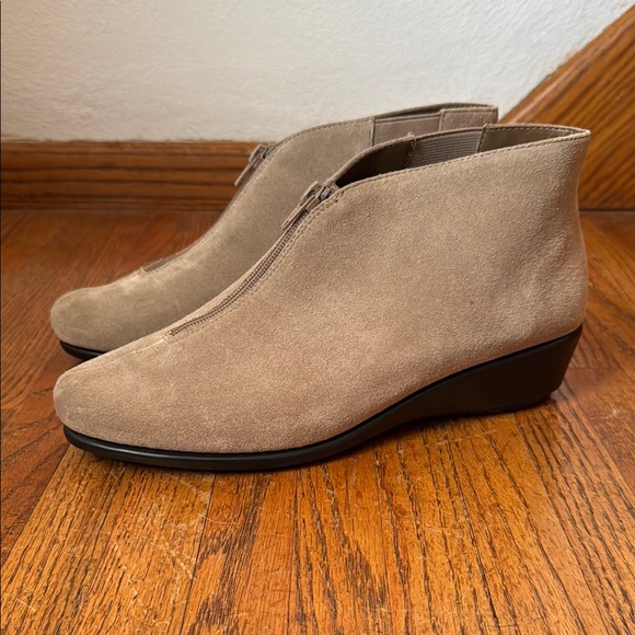 Aerosoles Tan Suede Allowance Ankle Boots - Picture 1 of 10